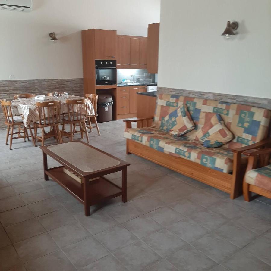 Haven House Villa Larnaca Bagian luar foto