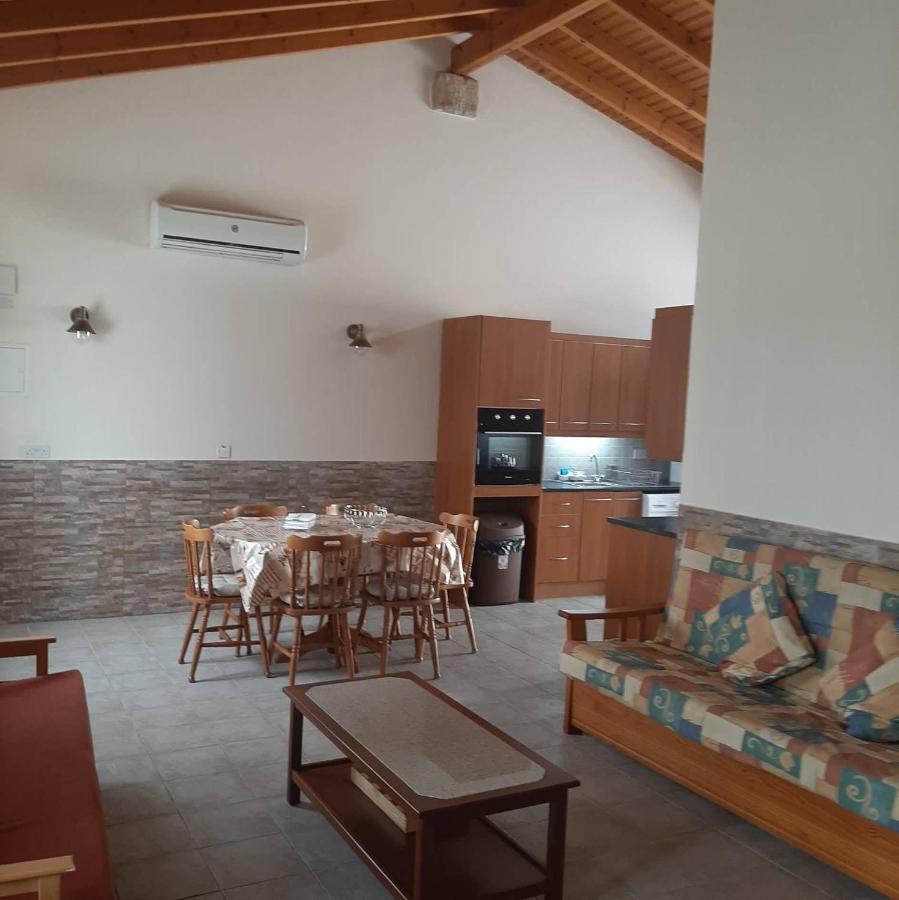 Haven House Villa Larnaca Bagian luar foto